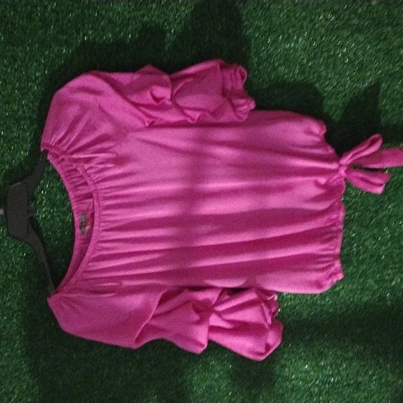 Vince Camuto Fuchsia Off-Shoulder Blouse - Picture 3 of 3